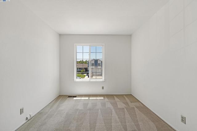 1849 Springsong Dr, San Jose CA: https://media.crmls.org/mediaz/b6c33ae9-8c38-4dc6-b300-dd53e3bedc9b.jpg