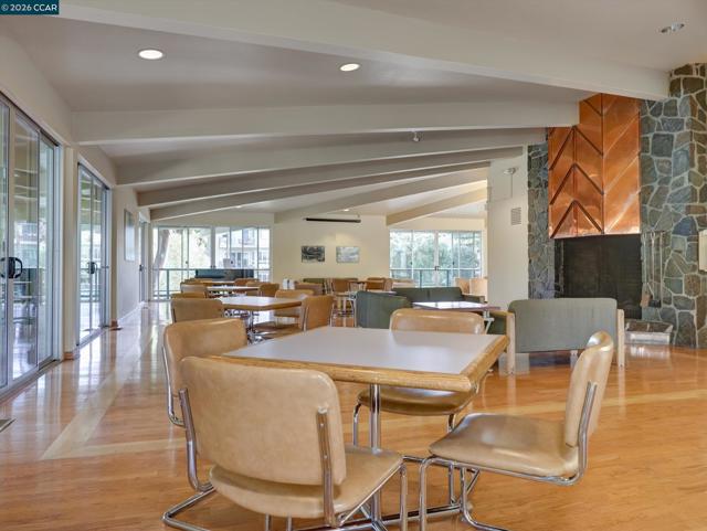 820 N Delaware St, San Mateo CA: https://media.crmls.org/mediaz/b6c35eb8-df04-4015-8ec8-1aa5bfd6ab49.jpg