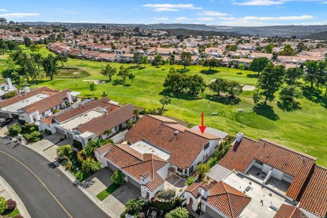 4905 Alicante Way, Oceanside CA: https://media.crmls.org/mediaz/b6c3752a-9afd-4e22-afbe-16368ddbd607.jpg