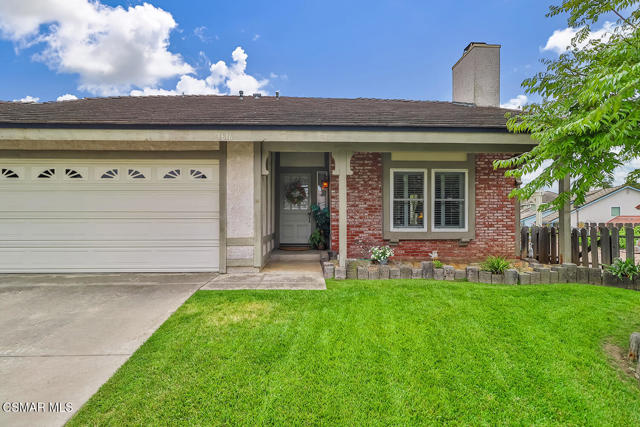 3616 Pebble Place, Newbury Park CA: https://media.crmls.org/mediaz/b6c4a278-0729-48ca-a6a3-55f7e3da06cf.jpg