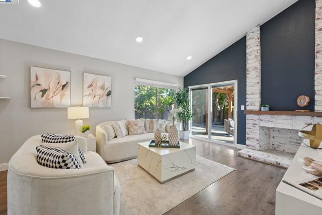 33177 Quail Drive, Union City CA: https://media.crmls.org/mediaz/b6c4da5a-45f3-4064-999c-c2579910349c.jpg