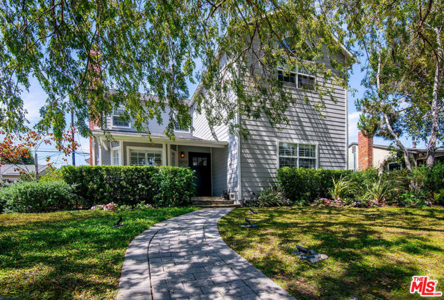 12713 Stanwood Drive, Los Angeles CA: https://media.crmls.org/mediaz/b6c4eb7e-89c8-4b62-8bb7-ca0fd2fbb468.jpg