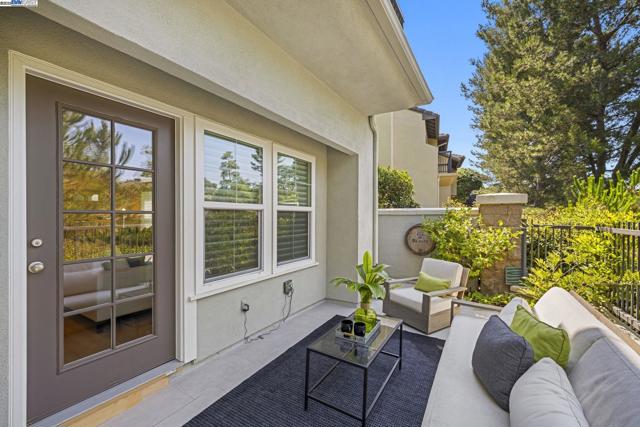 24 Dauphine, Newport Coast CA: https://media.crmls.org/mediaz/b6c59308-79ec-4327-8594-d7b1077be026.jpg