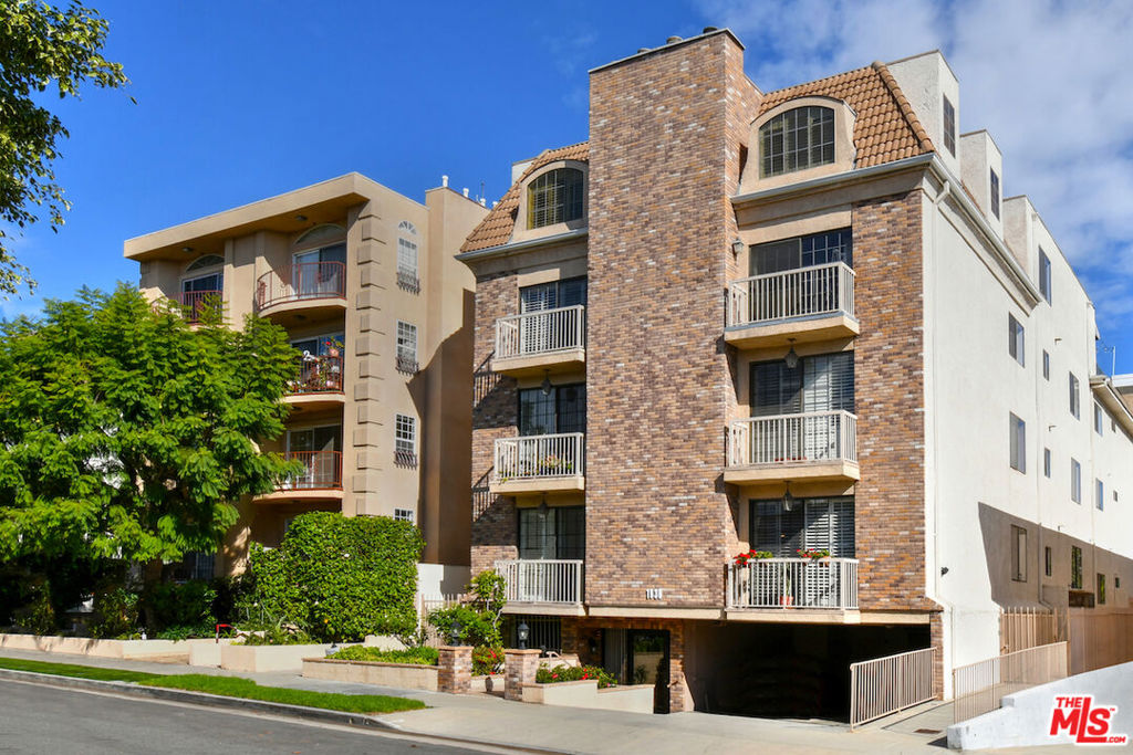 1936 Pelham Avenue #301