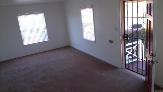 10407 Pontiac Street, Oakland CA: https://media.crmls.org/mediaz/b6c5efc0-f456-4110-abdc-42b2f9936d16.jpg