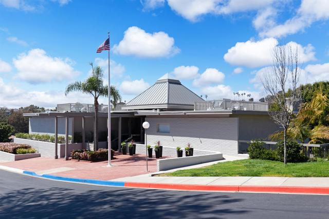 2071 Caminito Circulo Norte, La Jolla CA: https://media.crmls.org/mediaz/b6c60e11-e02c-447f-953e-0c70d40e5be0.jpg
