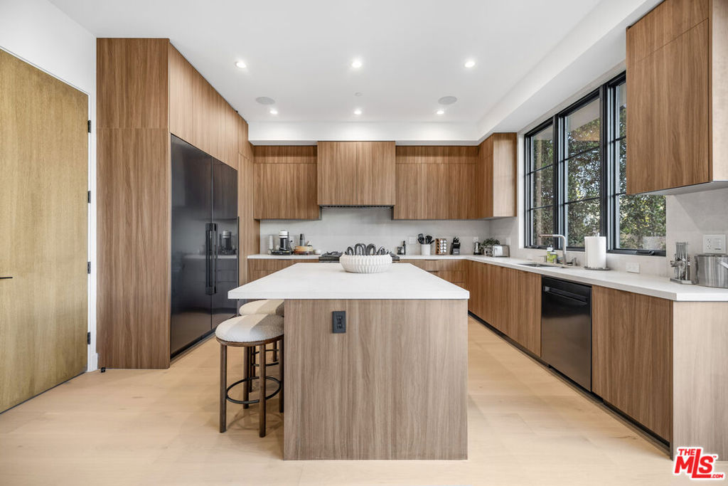 MLS #25619907 image #15