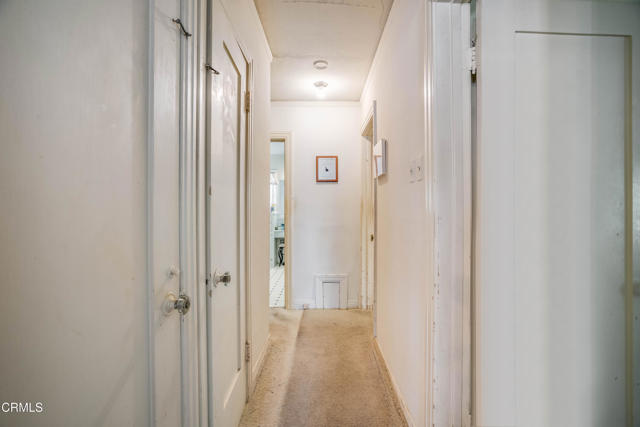 1120 S Burnside Avenue, Los Angeles CA: https://media.crmls.org/mediaz/b6c6d148-1532-4bef-80b2-46760c182ae1.jpg
