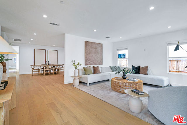 7832 Croydon Avenue, Los Angeles CA: https://media.crmls.org/mediaz/b6c74ccc-754b-4007-a956-e9b8ca2e00d3.jpg