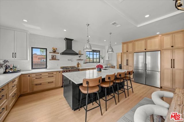 1663 S Ogden Drive, Los Angeles CA: https://media.crmls.org/mediaz/b6c7746a-1f93-4dfd-bca6-357c253a6721.jpg
