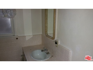 2701 OAK Avenue, Manhattan Beach, California 90266, 2 Bedrooms Bedrooms, ,1 BathroomBathrooms,Residential,Sold,OAK,15889023