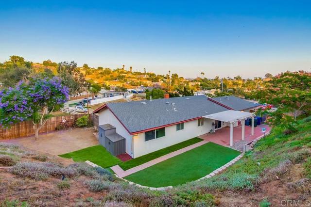 444 Victoria Place, Vista CA: https://media.crmls.org/mediaz/b6c8c836-9eb4-4d7f-ad1e-db38b199be3c.jpg