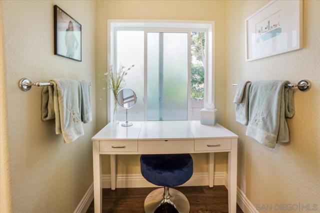 7241 San Luis St, Carlsbad CA: https://media.crmls.org/mediaz/b6c8ffdf-dbd0-4a40-abe8-8ef3c39054b4.jpg