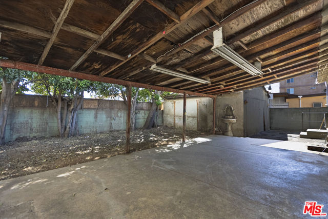 7626 Morella Avenue photo 6