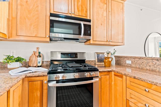 913 Adams, Albany CA: https://media.crmls.org/mediaz/b6c94bfd-e5b2-4ee9-8ab3-c96d78fe05b0.jpg