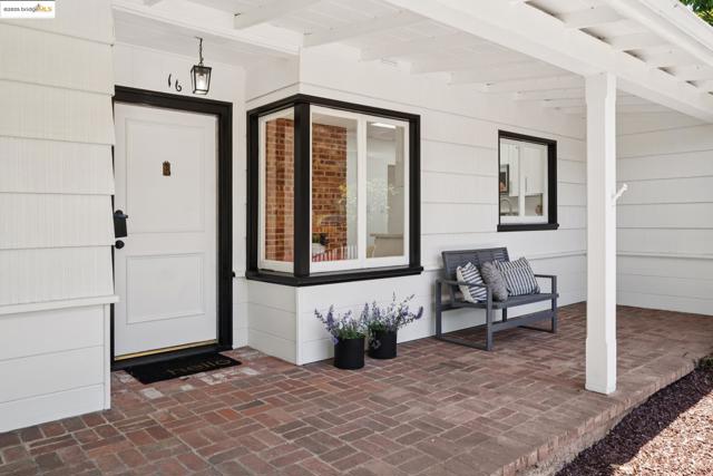 16 Muir Way, Berkeley CA: https://media.crmls.org/mediaz/b6c9d919-9b9c-4738-a9ed-e1c953b7ac18.jpg