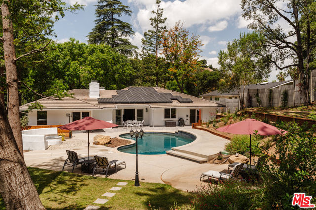 15514 Del Gado Drive, Sherman Oaks CA: https://media.crmls.org/mediaz/b6cb201c-60c6-4c1f-b9e8-55b2340345f8.jpg