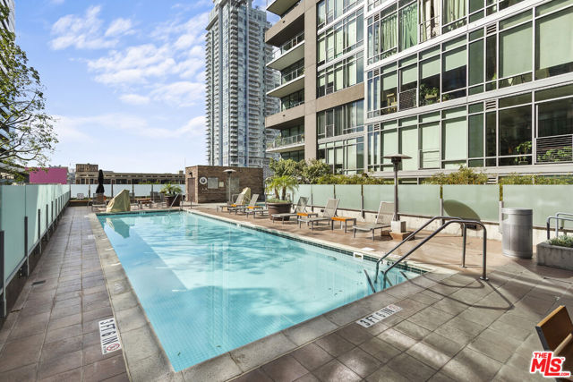 1100 Hope Street, Los Angeles, California 90015, 1 Bedroom Bedrooms, ,1 BathroomBathrooms,Condominium,For Sale,Hope,24458213