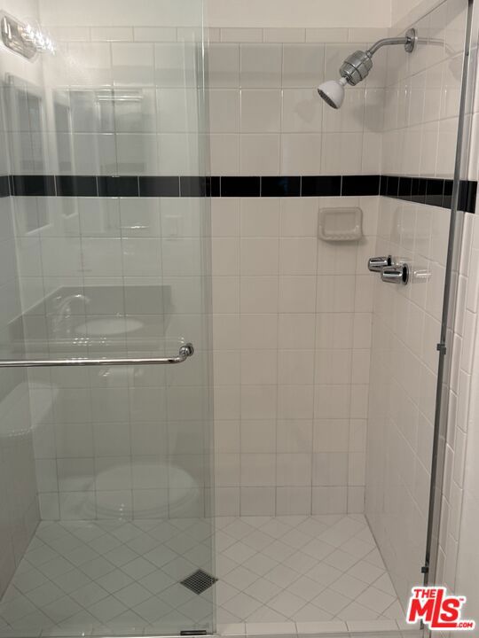 2803 Arizona Avenue, Santa Monica CA: https://media.crmls.org/mediaz/b6cb4918-4351-4a45-8b5d-7ed479f6a37f.jpg
