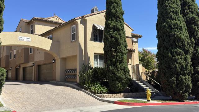 1561 Caminito Zaragosa, Chula Vista CA: https://media.crmls.org/mediaz/b6cb6ac4-987c-4154-ab23-e71e6368e6de.jpg