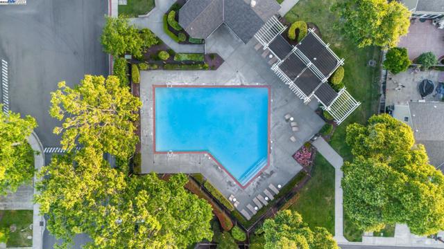 3664 Thrush Terrace, Fremont CA: https://media.crmls.org/mediaz/b6cbf94d-76af-4661-9132-424c8a285153.jpg