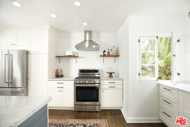 6749 Whitley Terrace, Los Angeles CA: https://media.crmls.org/mediaz/b6cc2cd5-3774-4d1c-b08b-7521cf5d4a53.jpg