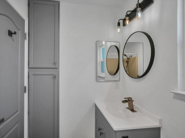3706 Leilani Lane, Stockton CA: https://media.crmls.org/mediaz/b6ccb0e7-17cb-48b7-99bf-7a716664ffe4.jpg