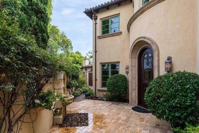 1038 E Ave, Coronado CA: https://media.crmls.org/mediaz/b6ccb512-cb9d-40b2-af29-afb32307a221.jpg