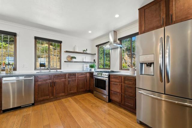 8730 Burr Street, Oakland CA: https://media.crmls.org/mediaz/b6ce045e-f00d-4f89-81de-2a0bcdf33c18.jpg
