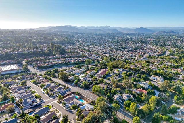 12666 Stone Canyon Road, Poway CA: https://media.crmls.org/mediaz/b6ce4f48-11ed-4514-9547-03cbdc085687.jpg