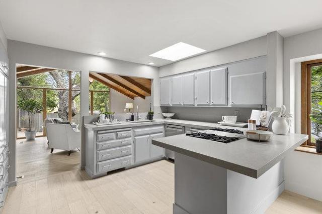300 Chesham Avenue, San Carlos CA: https://media.crmls.org/mediaz/b6ce57cc-5252-45b6-8c8f-adb9cfb26690.jpg