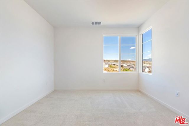 28903 Terrane Court, Santa Clarita CA: https://media.crmls.org/mediaz/b6cebc45-d337-4582-a430-fd7fbd775c2a.jpg