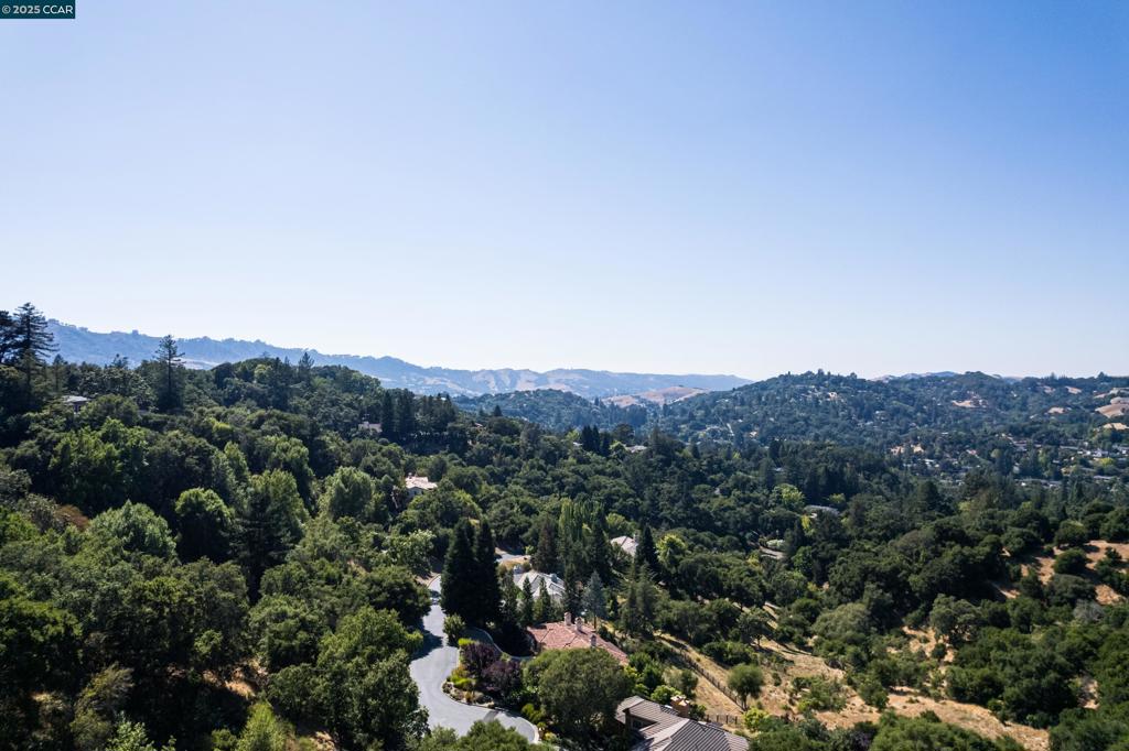 https://media.crmls.org/mediaz/b6cf0daf-52e1-4fa1-978e-baff2ed9b9d9.jpg?preset=X-Large