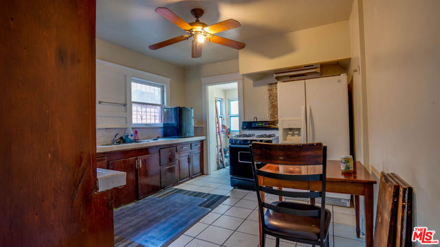 1130 S Hoover Street, Los Angeles CA: https://media.crmls.org/mediaz/b6cf1533-ccda-475d-a15b-13fe9954e95c.jpg