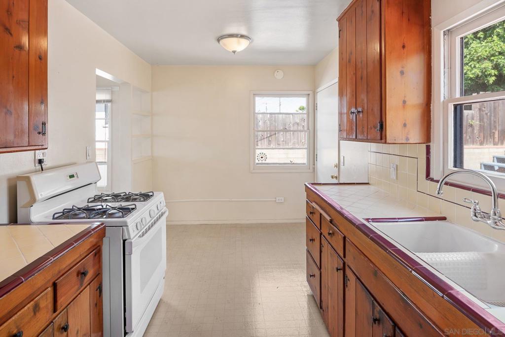 5037 Waring Rd - photo 15