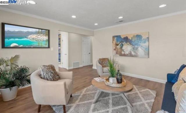 29360 Middleborough Way, Hayward CA: https://media.crmls.org/mediaz/b6cfbfed-7ea8-4942-a48d-6efec6230d3f.jpg