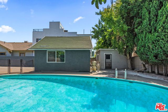 5342 Lemon Grove Avenue, Los Angeles CA: https://media.crmls.org/mediaz/b6cfec85-3898-4977-8f38-17a585429900.jpg