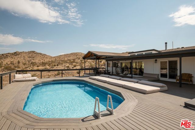 59855 Security Drive, Yucca Valley CA: https://media.crmls.org/mediaz/b6d00caf-508f-417e-aaea-86d481f16536.jpg