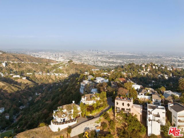2125 Kew Drive, Los Angeles CA: https://media.crmls.org/mediaz/b6d0118d-2af8-47f3-8306-156b6caf677f.jpg