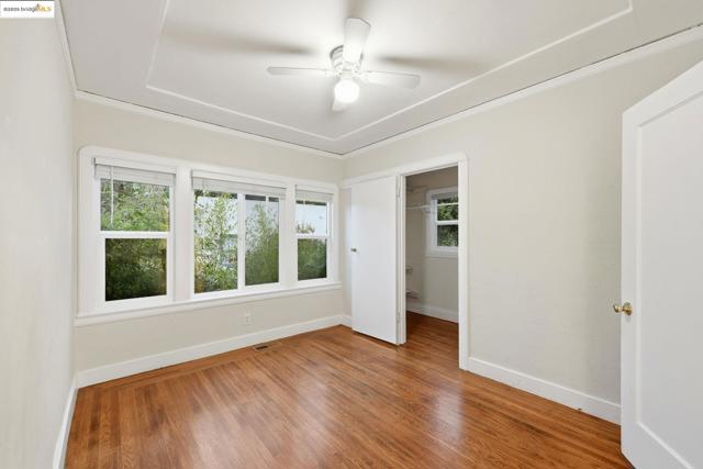 2430 27th Ave Unit D, Oakland CA: https://media.crmls.org/mediaz/b6d04638-33ca-4ea8-bedc-8fc1c6c8d35b.jpg