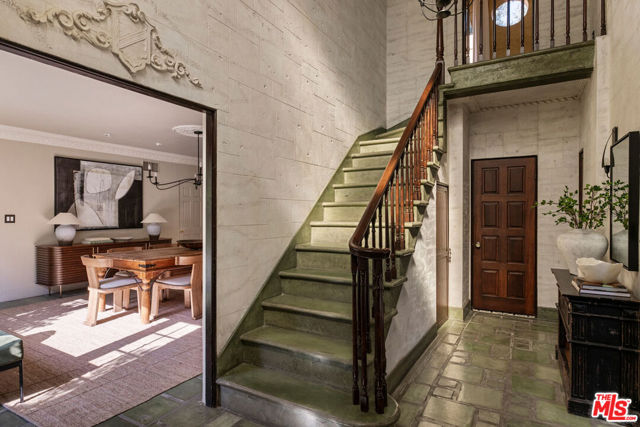 540 Mount Washington Drive, Los Angeles CA: https://media.crmls.org/mediaz/b6d1dff5-2e69-4f08-8448-40afcc39273f.jpg