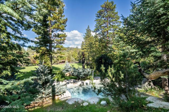 32310 Hummingbird Court, Running Springs CA: https://media.crmls.org/mediaz/b6d33223-25bd-4195-9315-67c656a5d123.jpg