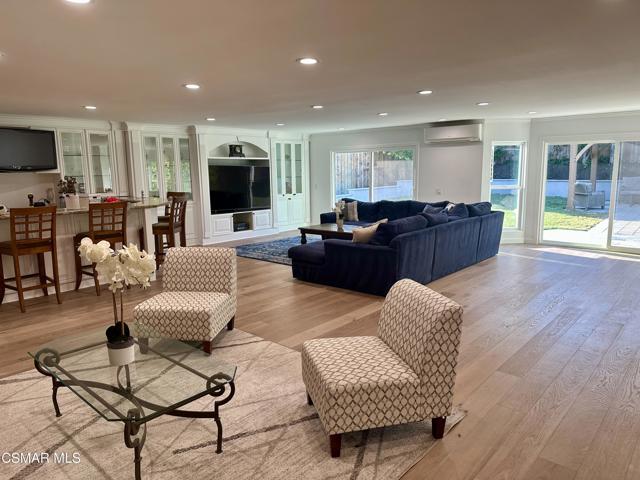 31923 Watergate Court, Westlake Village CA: https://media.crmls.org/mediaz/b6d35d7a-5bba-4213-818c-dab303d99469.jpg