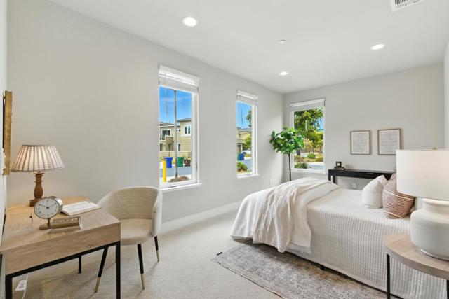 19 Waterline Place, Richmond CA: https://media.crmls.org/mediaz/b6d3c801-b047-41a5-83f0-9d047b5f419f.jpg