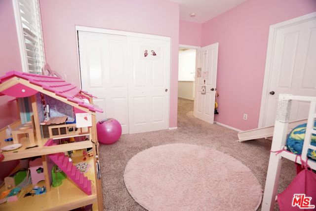 9009 S Calvin Way, Inglewood CA: https://media.crmls.org/mediaz/b6d42389-2582-4c79-a92d-221642142f16.jpg