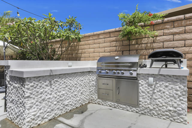 41153 Danforth Court, Indio CA: https://media.crmls.org/mediaz/b6d427f0-c3e6-4e0a-90f3-86101945dab9.jpg