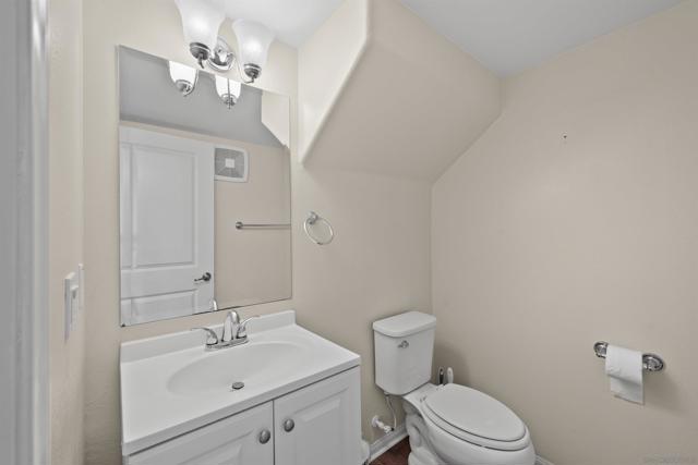 1800 Saltaire Place, San Diego CA: https://media.crmls.org/mediaz/b6d4d8f3-d470-486a-ab66-ddfe04831180.jpg