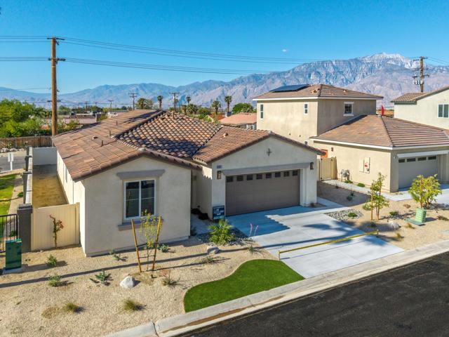 66691 Thunderbird Lane, Desert Hot Springs CA: https://media.crmls.org/mediaz/b6d525f4-c2c4-4b03-941a-9d34e829e16d.jpg