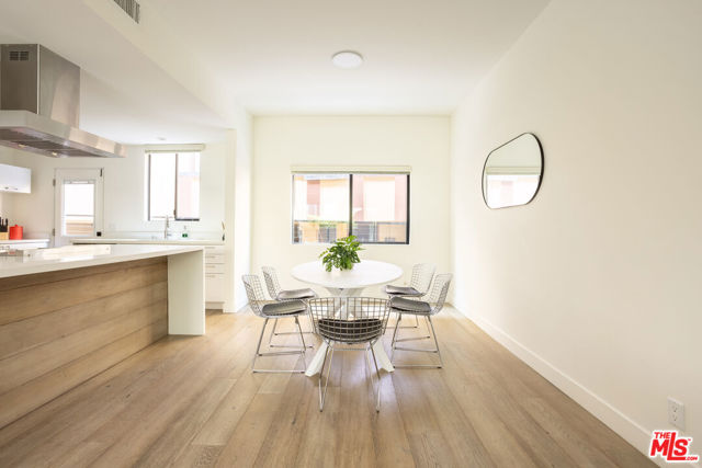 1823 N Fuller Avenue, Los Angeles CA: https://media.crmls.org/mediaz/b6d54c16-940d-43a9-a203-4c2dfb1f8248.jpg