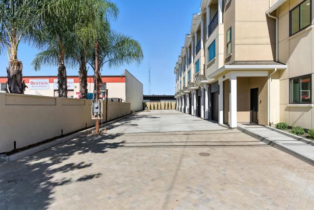 523 Union Avenue, Campbell CA: https://media.crmls.org/mediaz/b6d5b97e-20b9-411e-86ae-42797f63df82.jpg